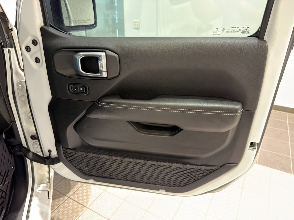 Used 2021 Jeep Wrangler Unlimited Sahara w/ Cold Weather Group image 28