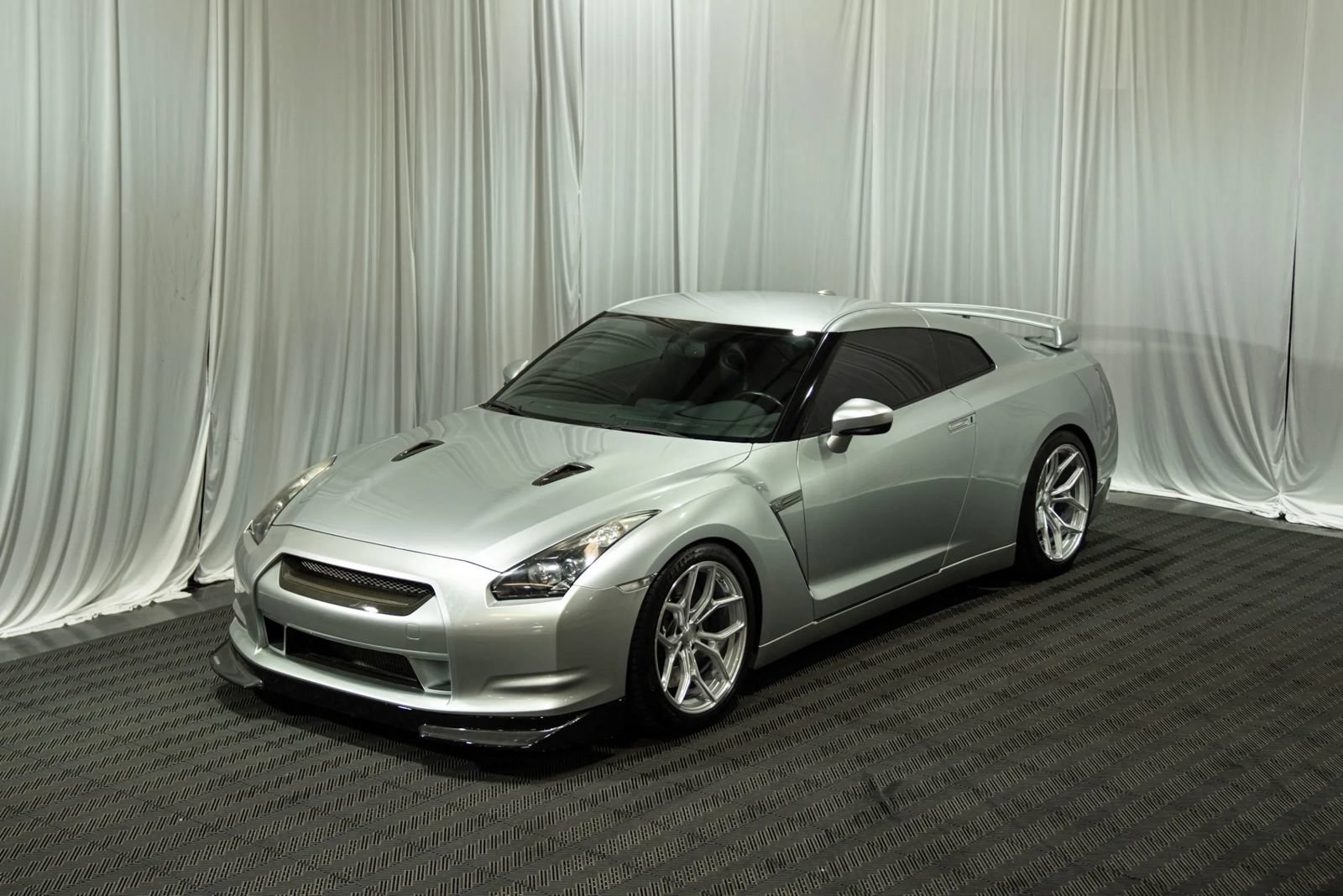Used 2009 Nissan GT-R Premium