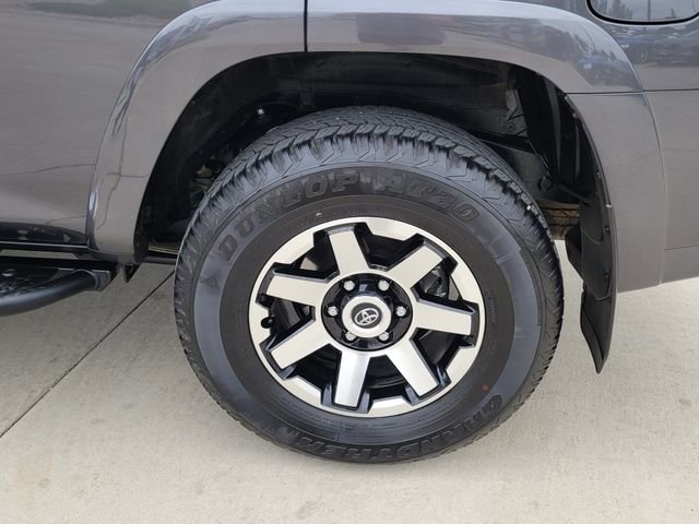 Used 2022 Toyota 4Runner TRD Off-Road Premium AWD/4WD image 17