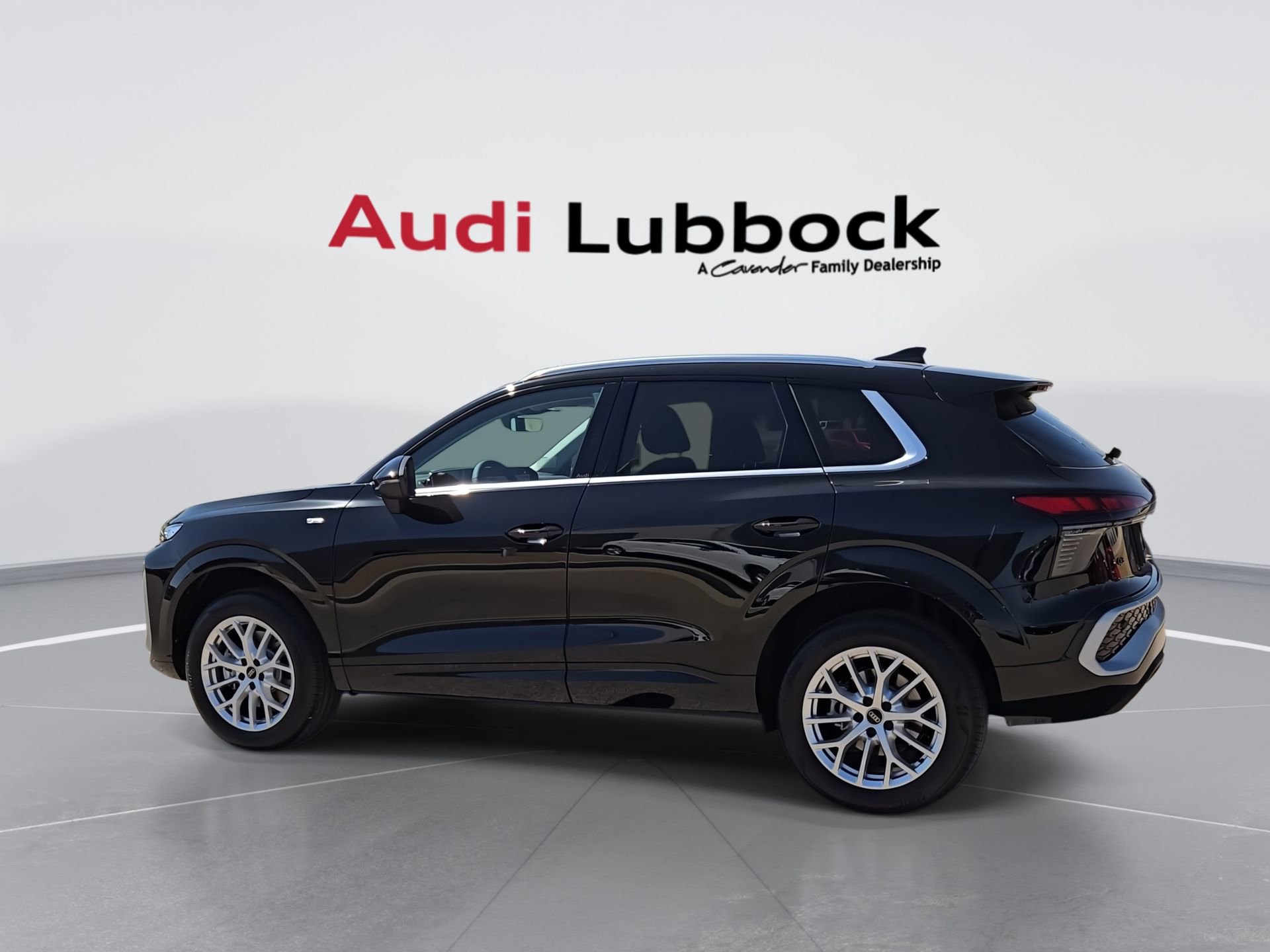 New 2026 Audi Q3 quattro 2.0T AWD/4WD image 6