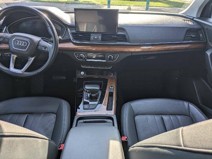 Used 2021 Audi Q5 2.0T Premium Plus w/ Premium Plus Package AWD/4WD image 12