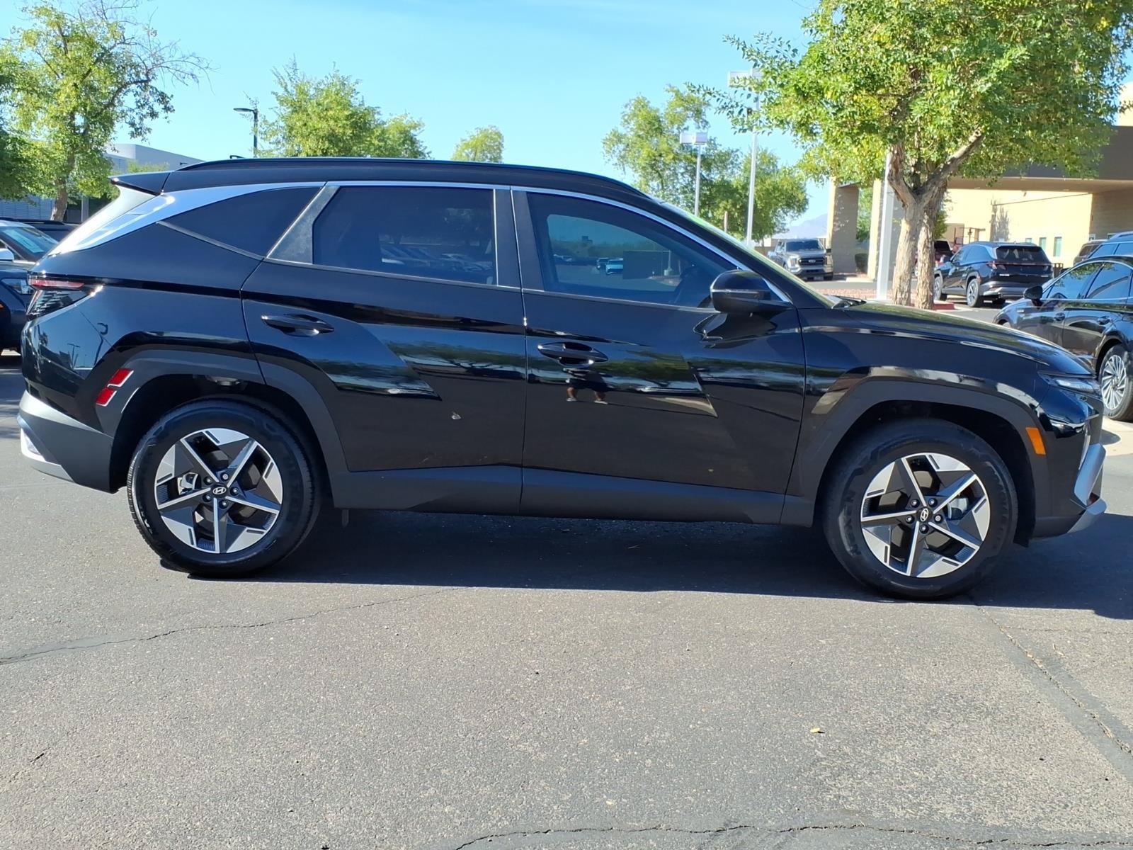 Certified 2025 Hyundai Tucson SEL AWD/4WD image 6