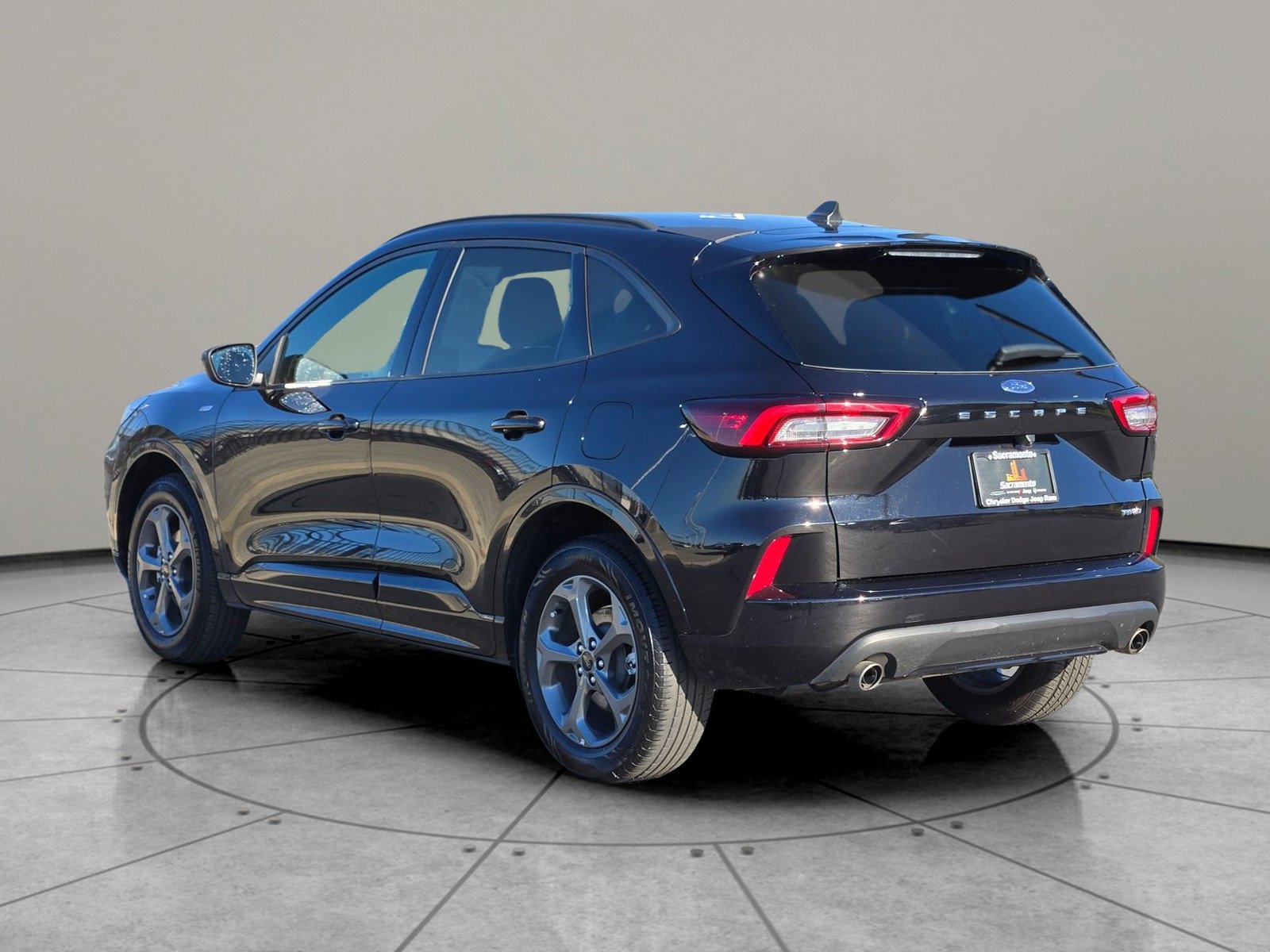 Used 2024 Ford Escape ST-Line image 8