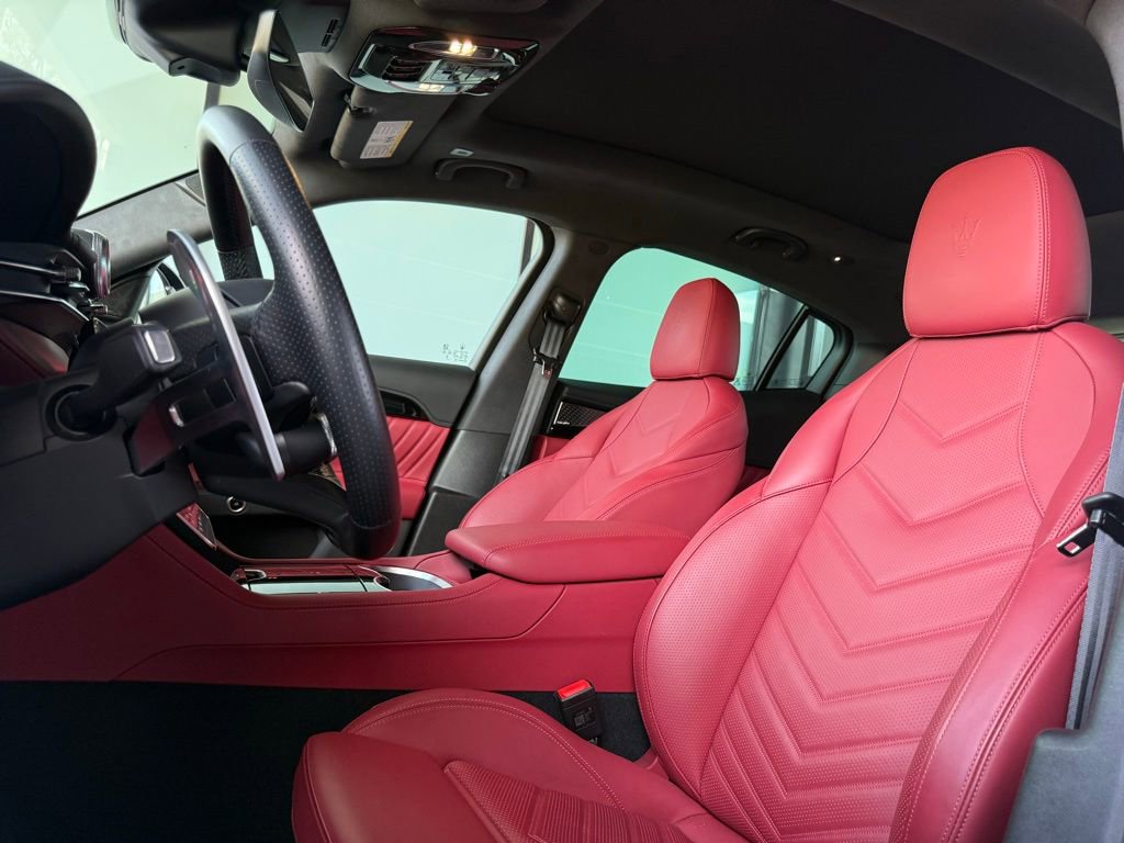 Used 2025 Maserati Grecale Folgore image 13