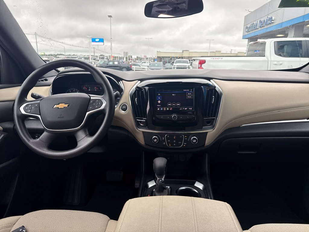 Used 2023 Chevrolet Traverse LS FWD image 15