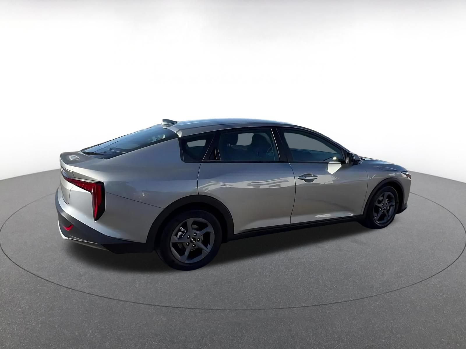 Used 2026 Kia K4 FWD image 14