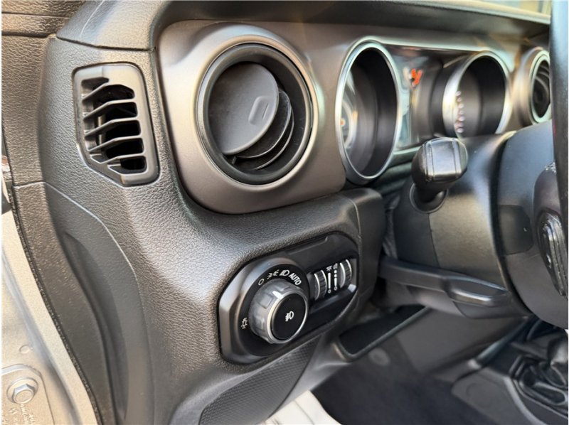Used 2020 Jeep Wrangler Sport image 29