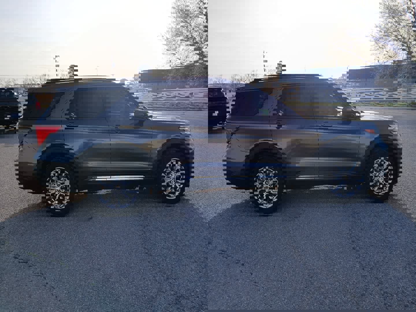 Used 2020 Ford Explorer XLT w/ Equipment Group 202A image 10