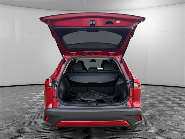 Used 2022 Toyota Corolla Cross XLE image 9