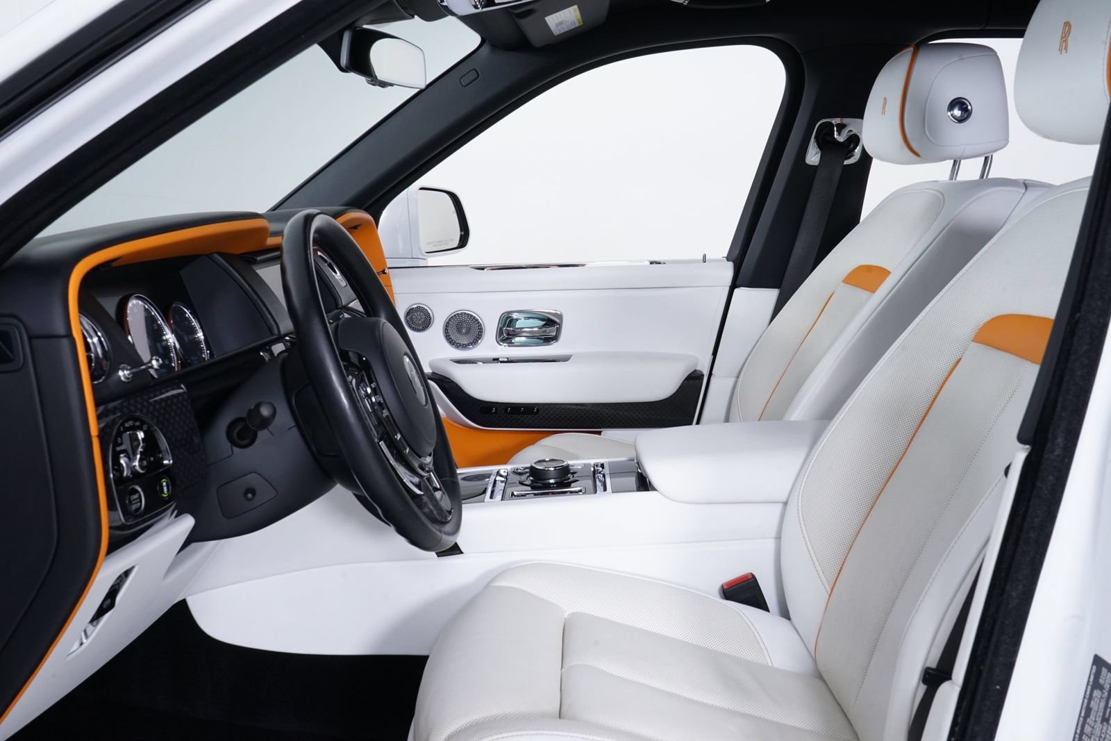 Used 2022 Rolls-Royce Cullinan Black Badge w/ Dark Exterior Package AWD/4WD image 5