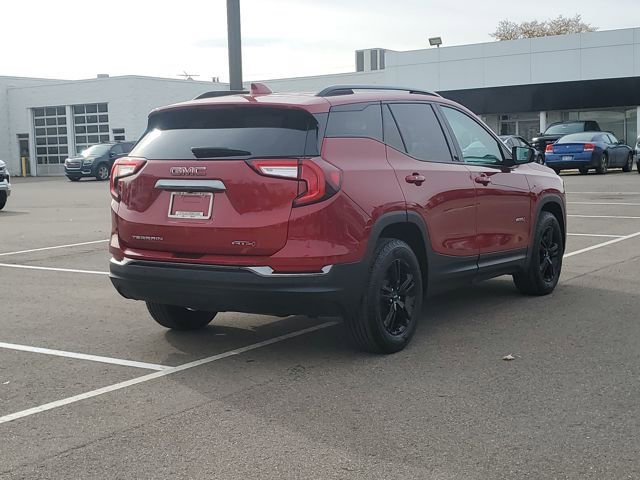 Used 2023 GMC Terrain AT4 image 3