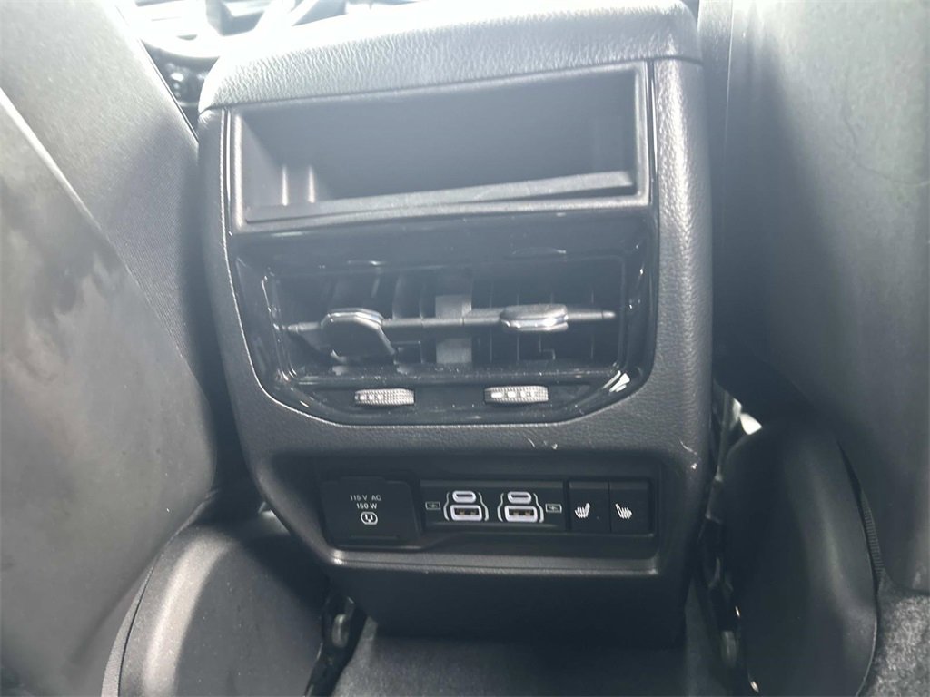 Used 2023 Jeep Grand Cherokee 4WD 4xe w/ Luxury Tech Group II image 16