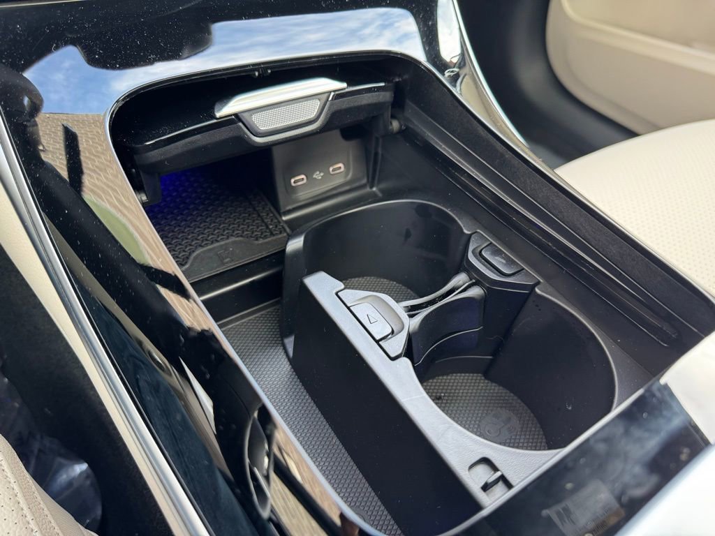 Used 2025 Mercedes-Benz C 300 Sedan image 44