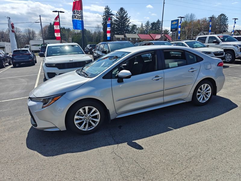 Used 2023 Toyota Corolla LE w/ LE Convenience Package image 6