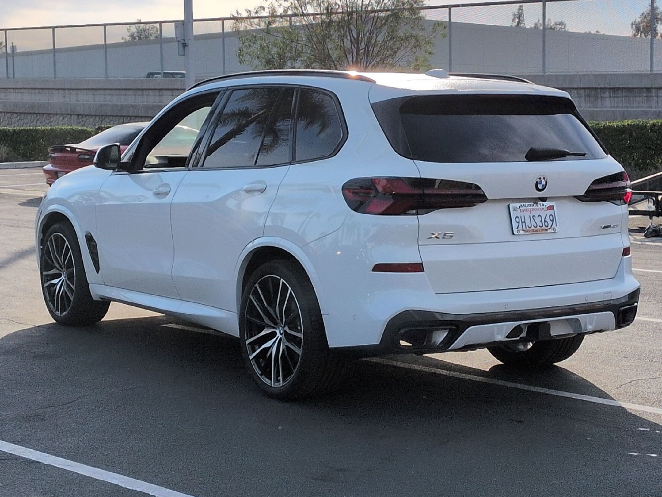 Used 2024 BMW X5 xDrive40i w/ M Sport Package image 8