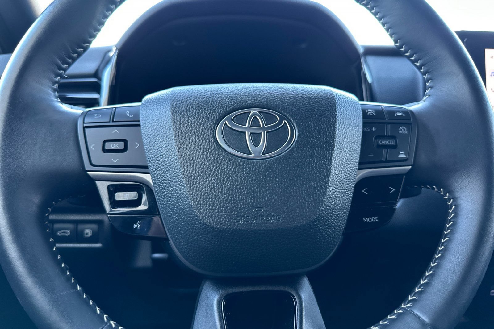 Certified 2025 Toyota Camry SE FWD image 22