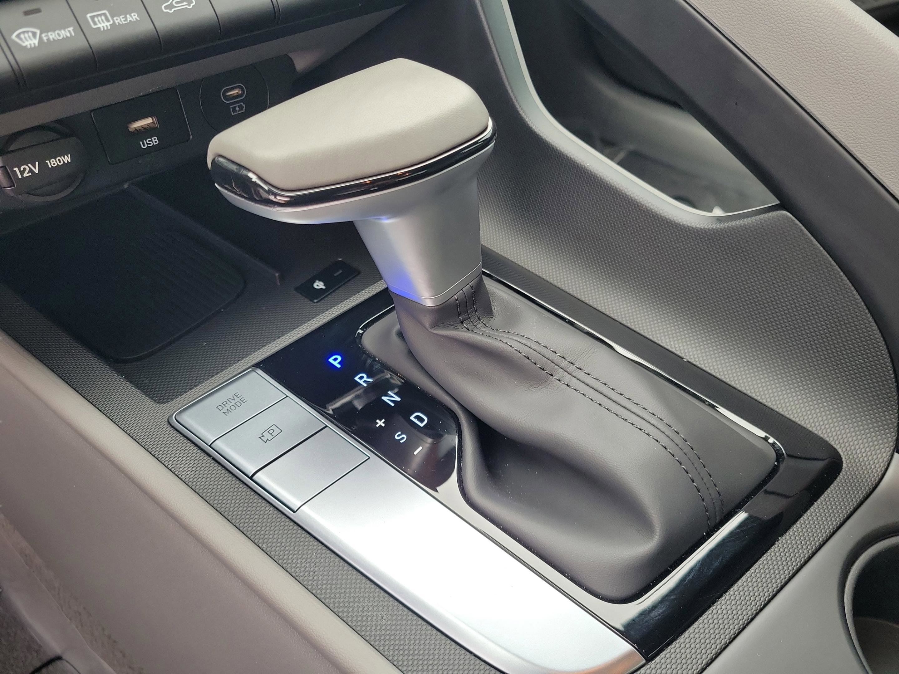 Certified 2025 Hyundai Elantra Sport image 30