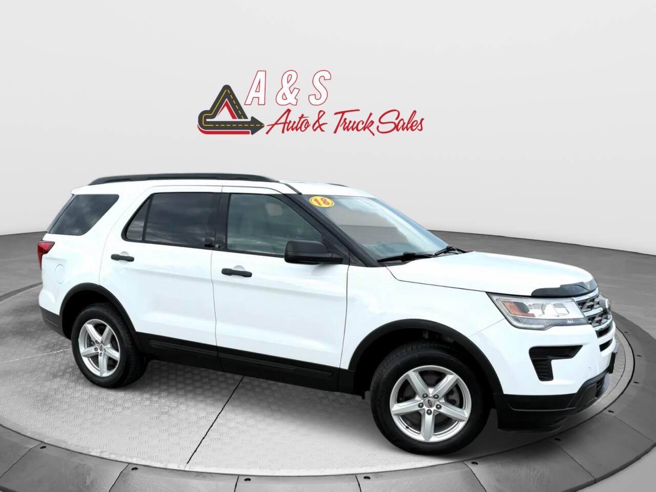Used 2018 Ford Explorer 4WD w/ Class II Trailer Tow Package