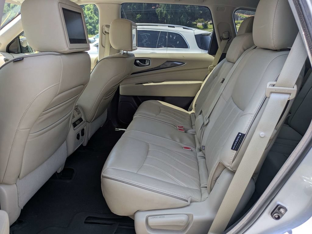 Used 2020 INFINITI QX60 Luxe w/ Essential Package FWD image 16