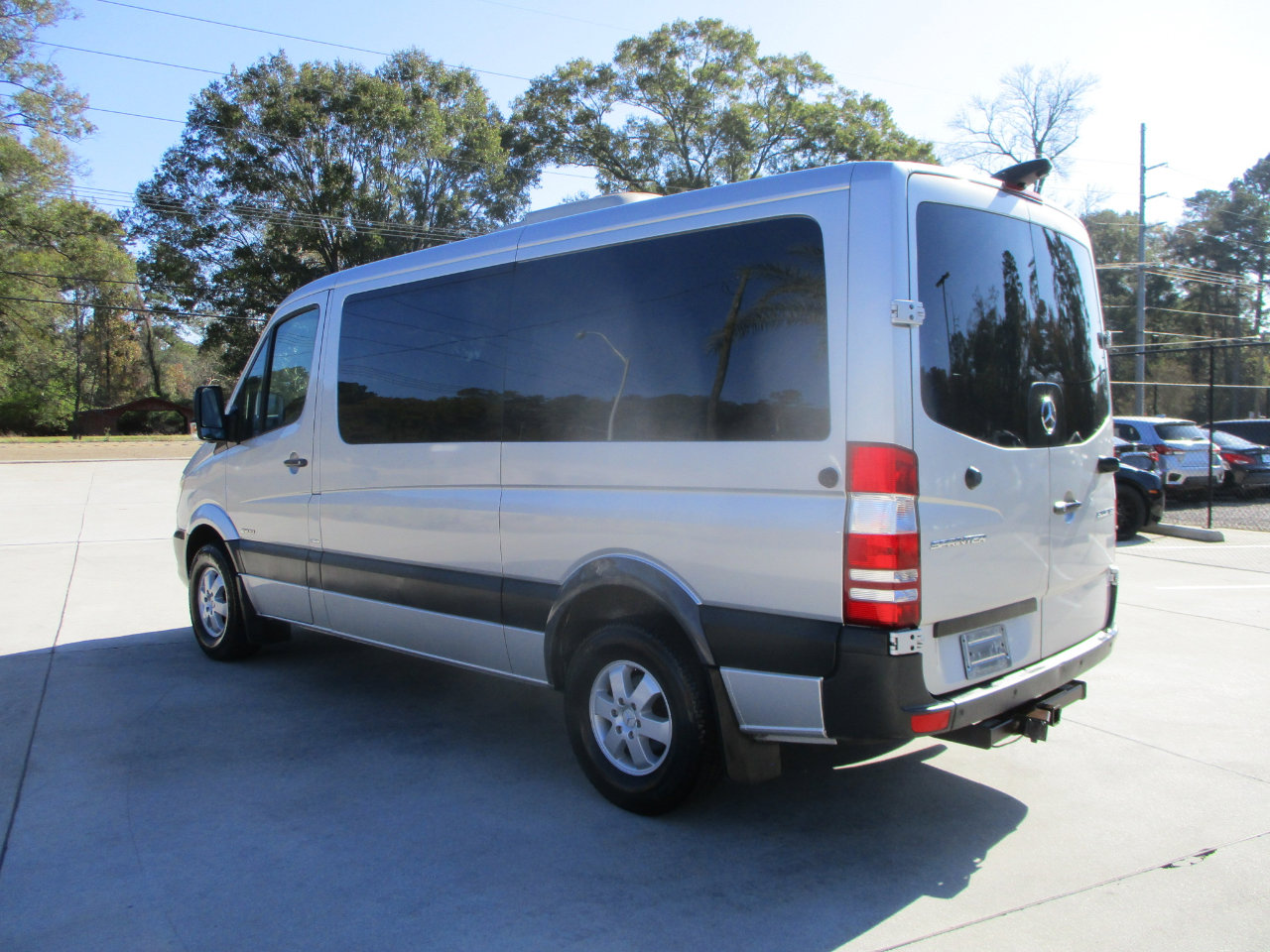 Used 2015 Mercedes-Benz Sprinter 2500 image 11