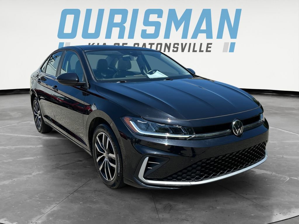 Used 2025 Volkswagen Jetta SE FWD video 1