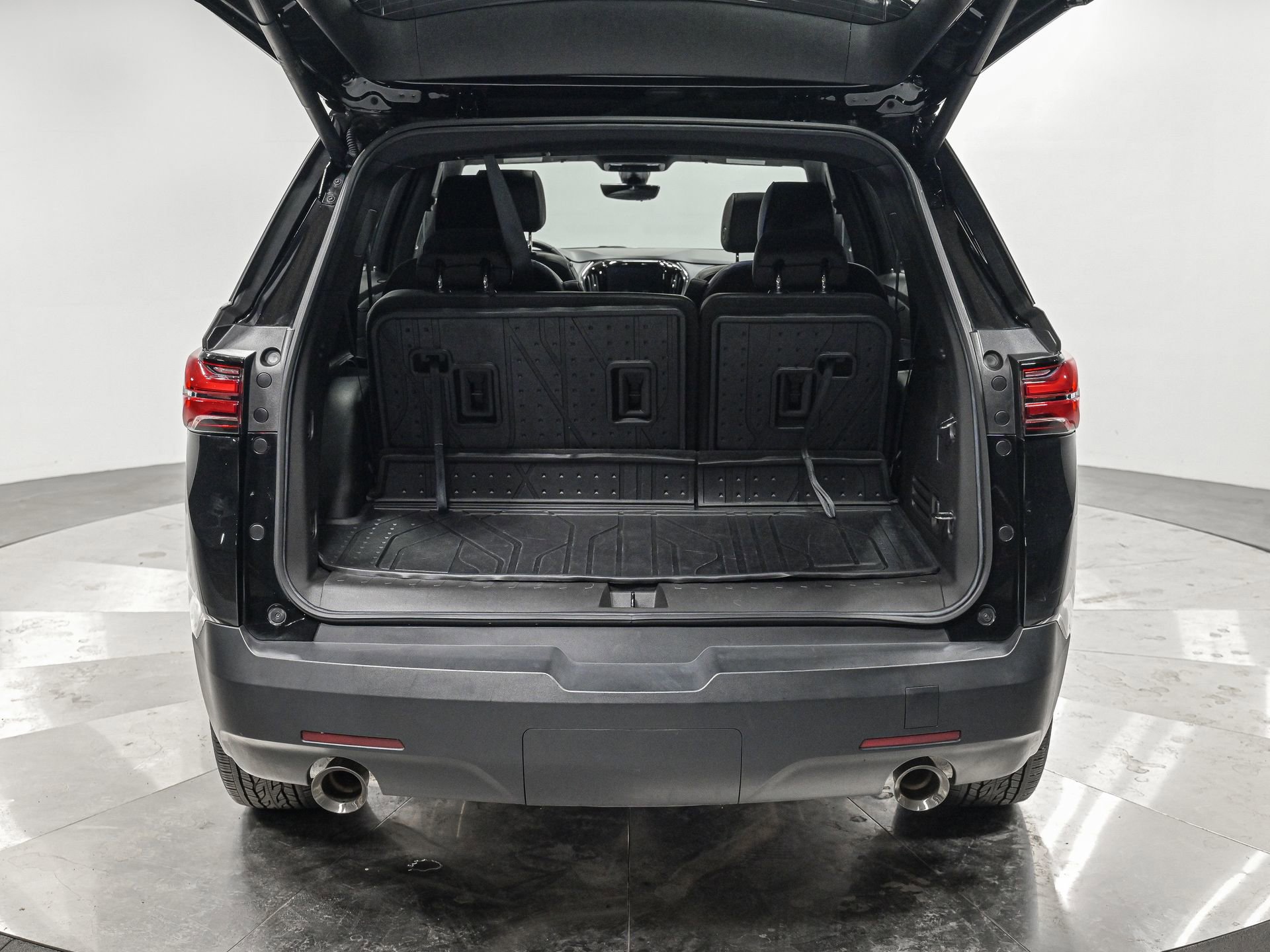 Used 2023 Chevrolet Traverse RS AWD/4WD image 6
