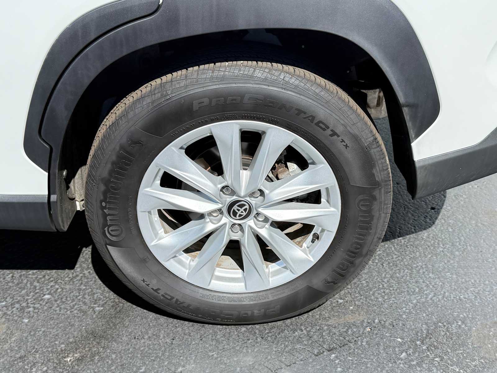 Certified 2026 Toyota Corolla Cross LE AWD/4WD image 9