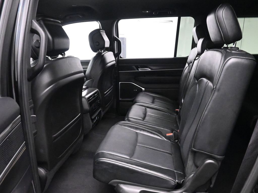 Used 2024 Jeep Wagoneer L Series II w/ Flexible Seating Group image 14