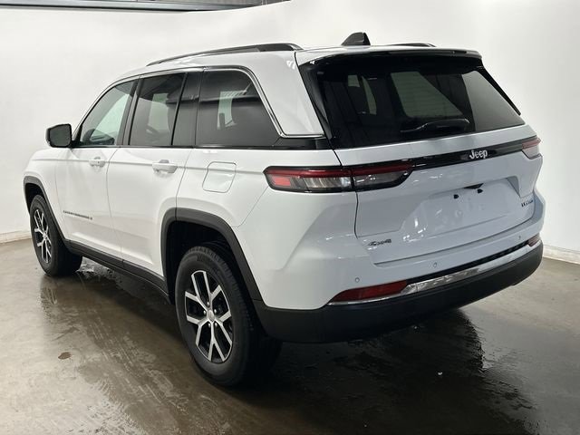 Used 2023 Jeep Grand Cherokee Limited image 34