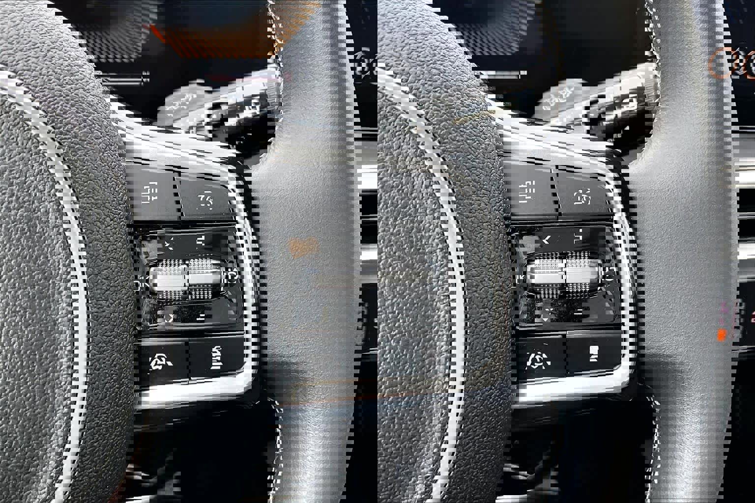 Used 2024 Kia Sorento EX w/ Panoramic Sunroof Package image 23