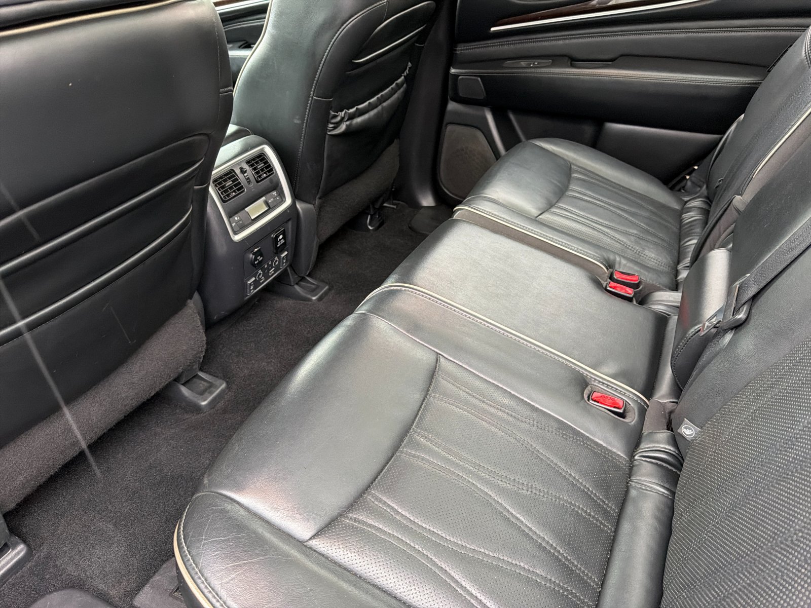 Used 2020 INFINITI QX60 Luxe w/ Sensory Package FWD image 14
