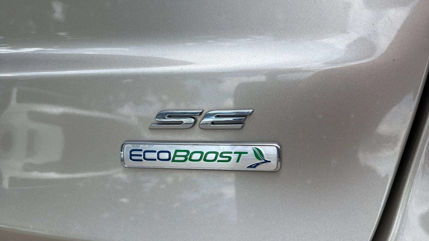 Used 2019 Ford Fusion SE FWD image 18