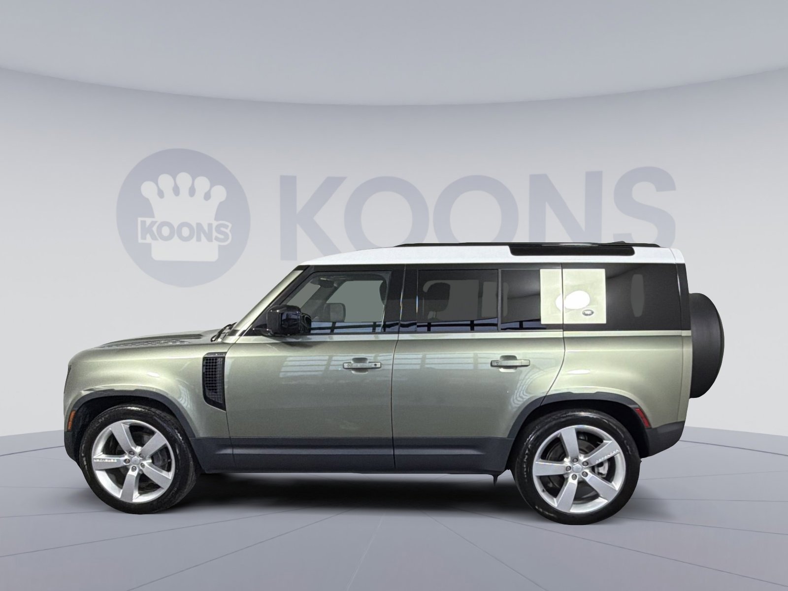 Used 2023 Land Rover Defender 110 S image 2