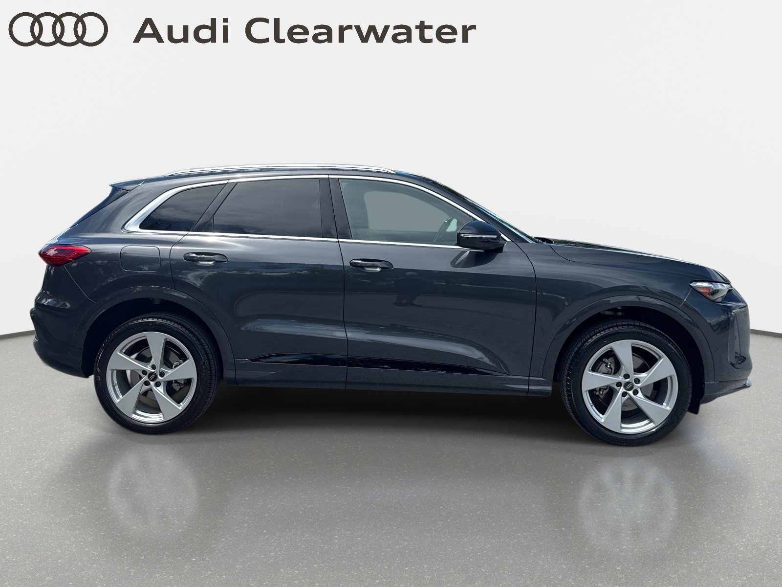 Used 2025 Audi Q5 Premium w/ Premium Plus AWD/4WD image 5