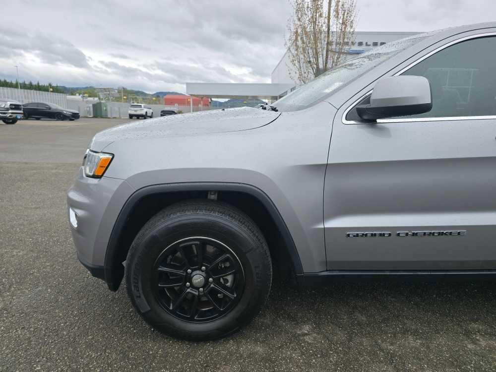 Used 2020 Jeep Grand Cherokee Laredo image 18