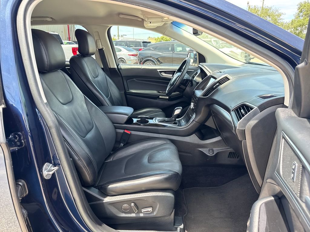 Used 2017 Ford Edge Titanium FWD image 24