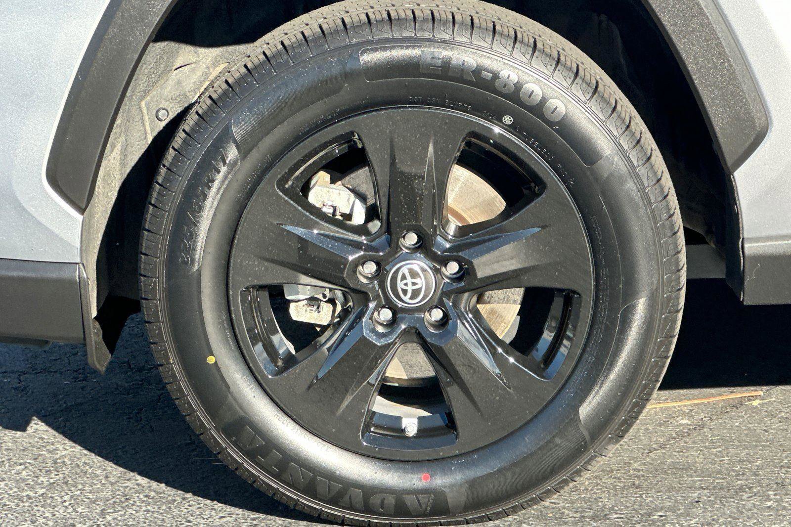 Used 2022 Toyota RAV4 LE image 24