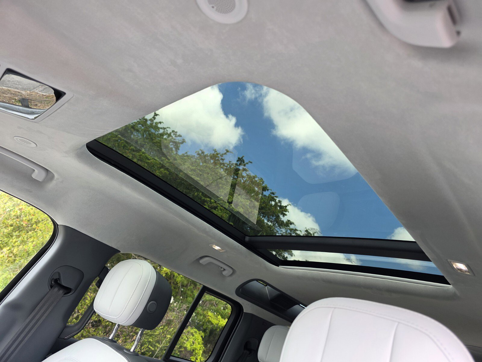 New 2026 Land Rover Defender 110 V8 image 11