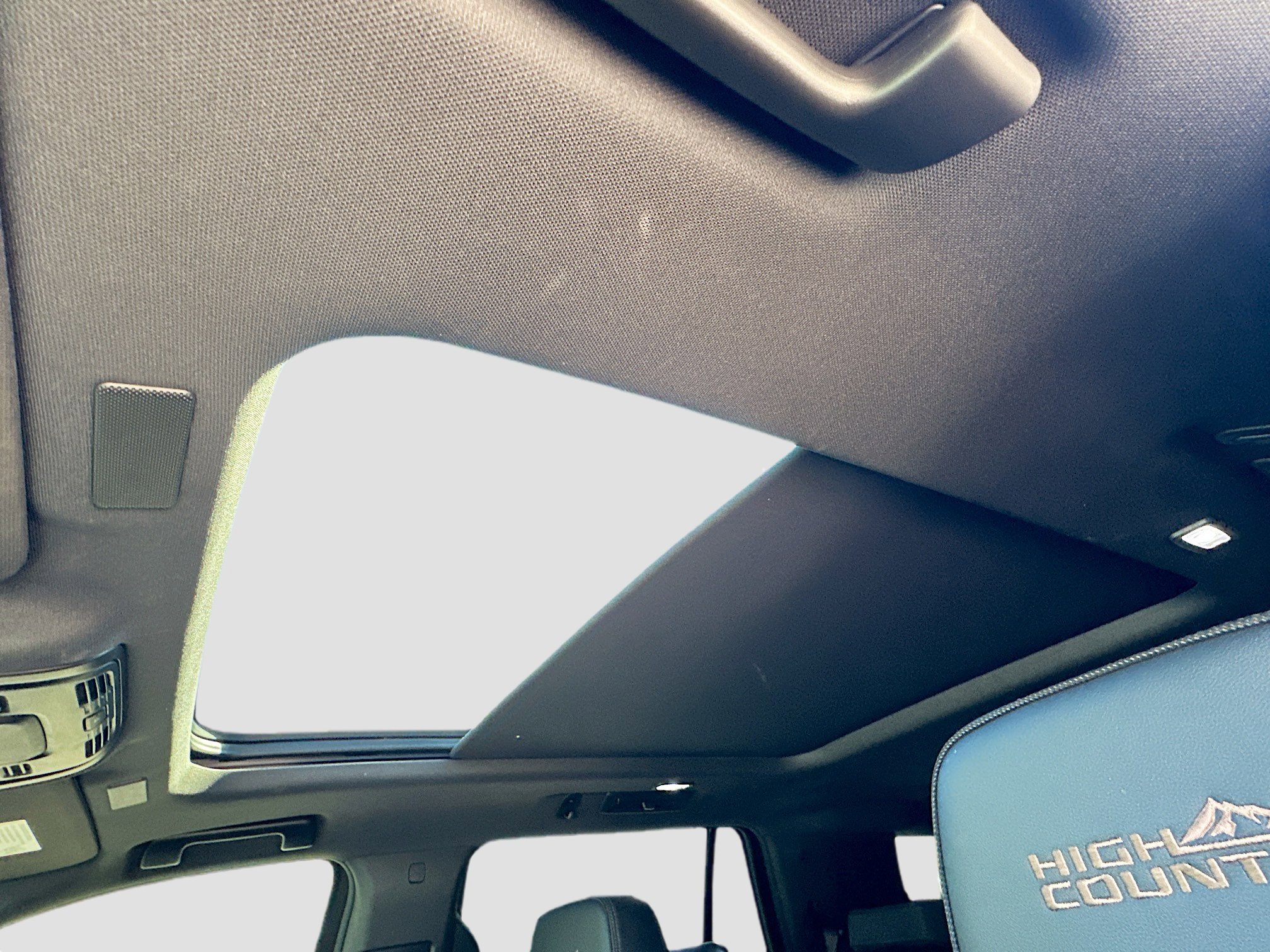 Used 2025 Chevrolet Tahoe High Country image 19