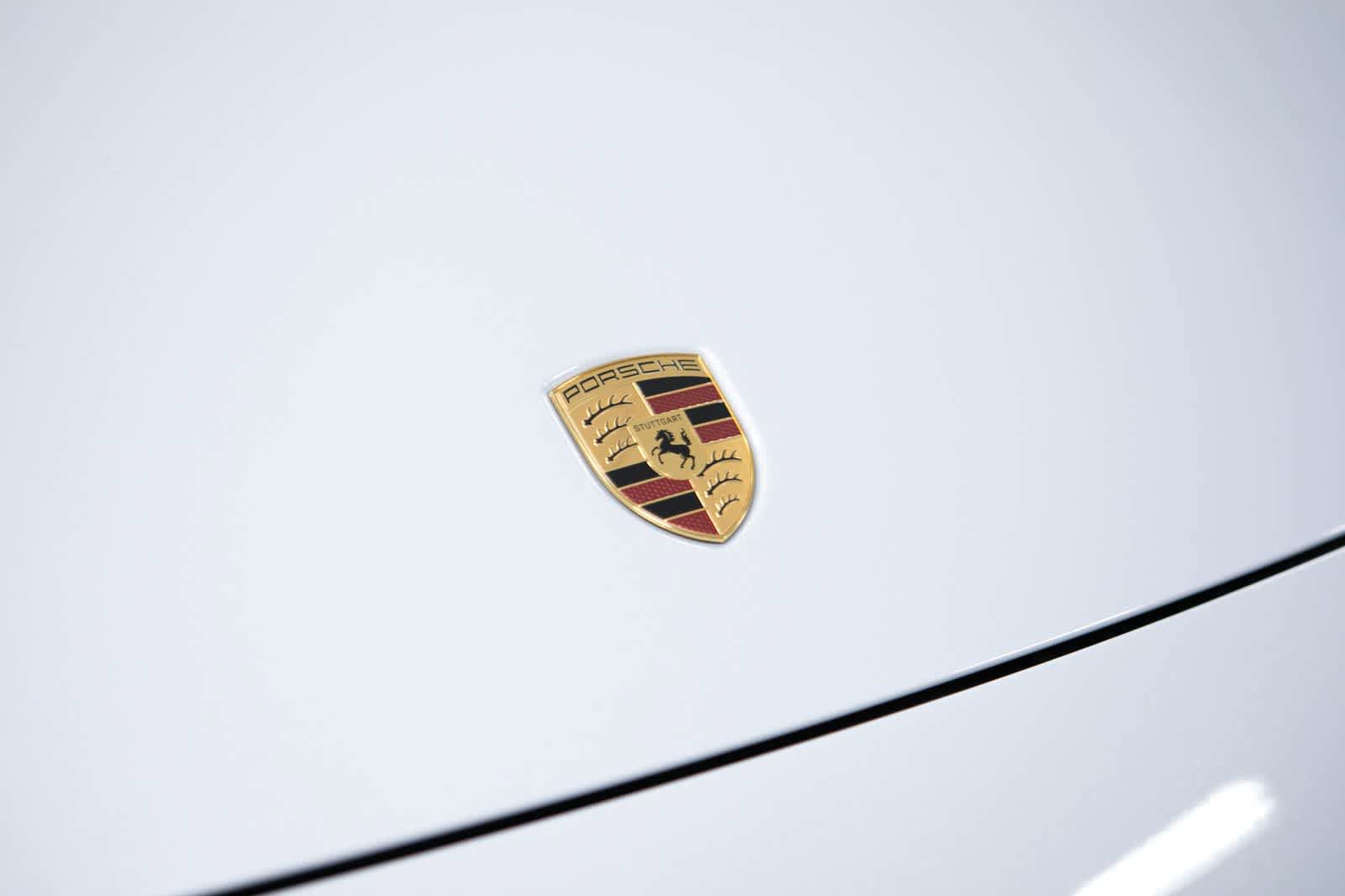 New 2026 Porsche Macan Electric RWD image 17