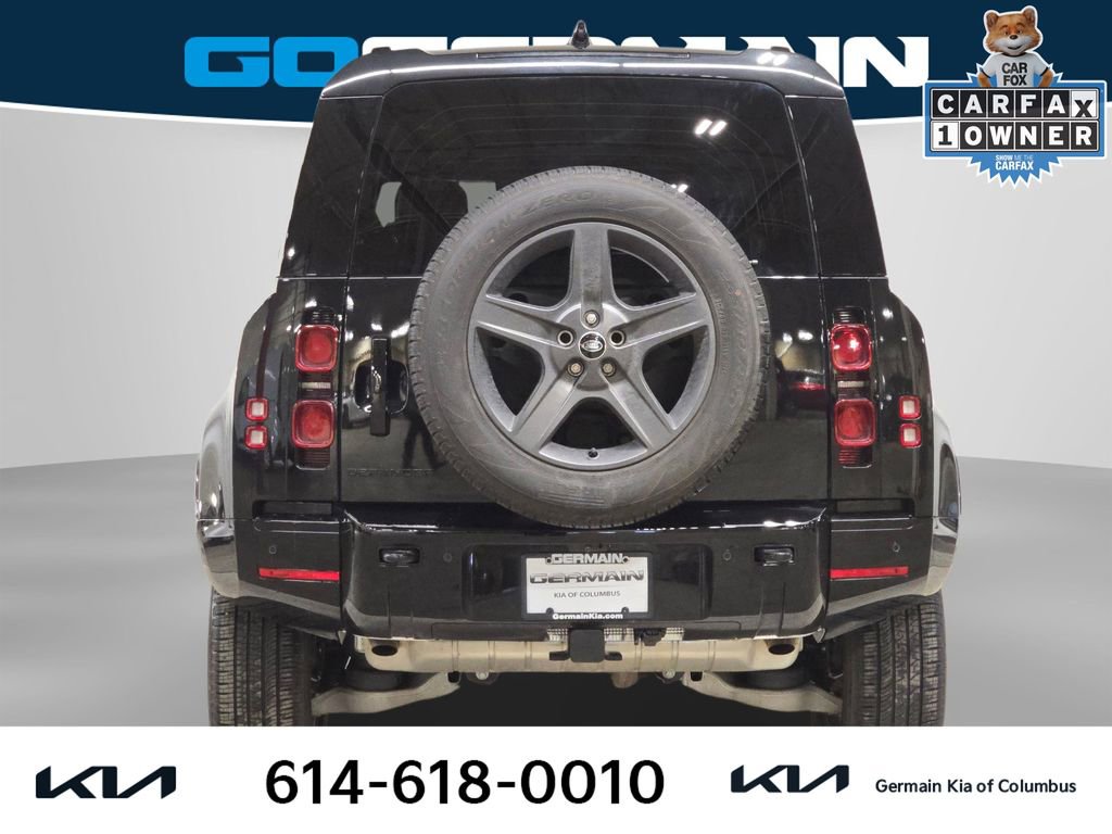 Used 2025 Land Rover Defender 110 X-Dynamic SE image 9