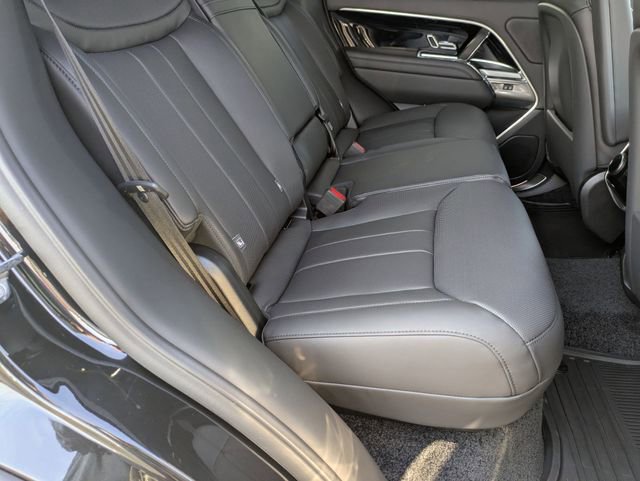 New 2026 Land Rover Range Rover SE image 17