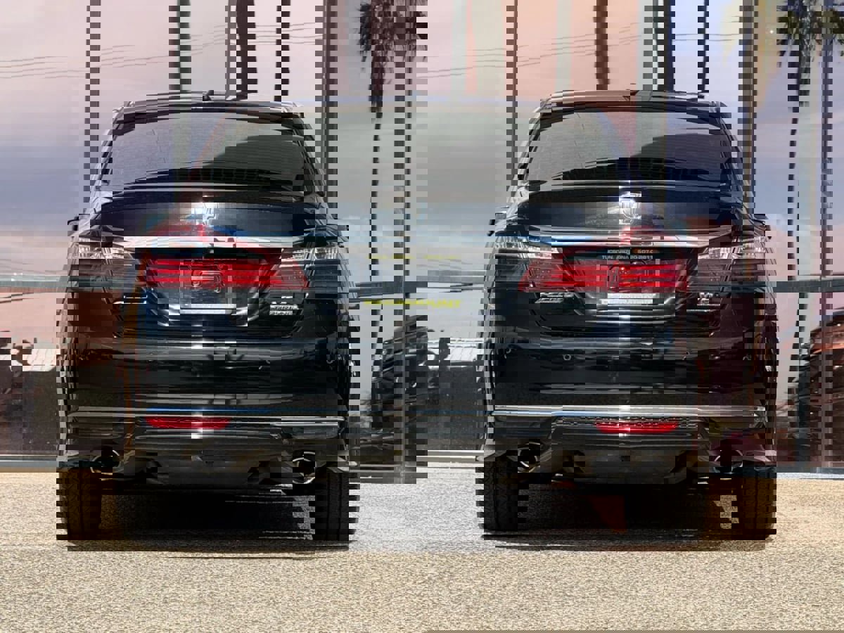 Used 2016 Honda Accord Touring image 10