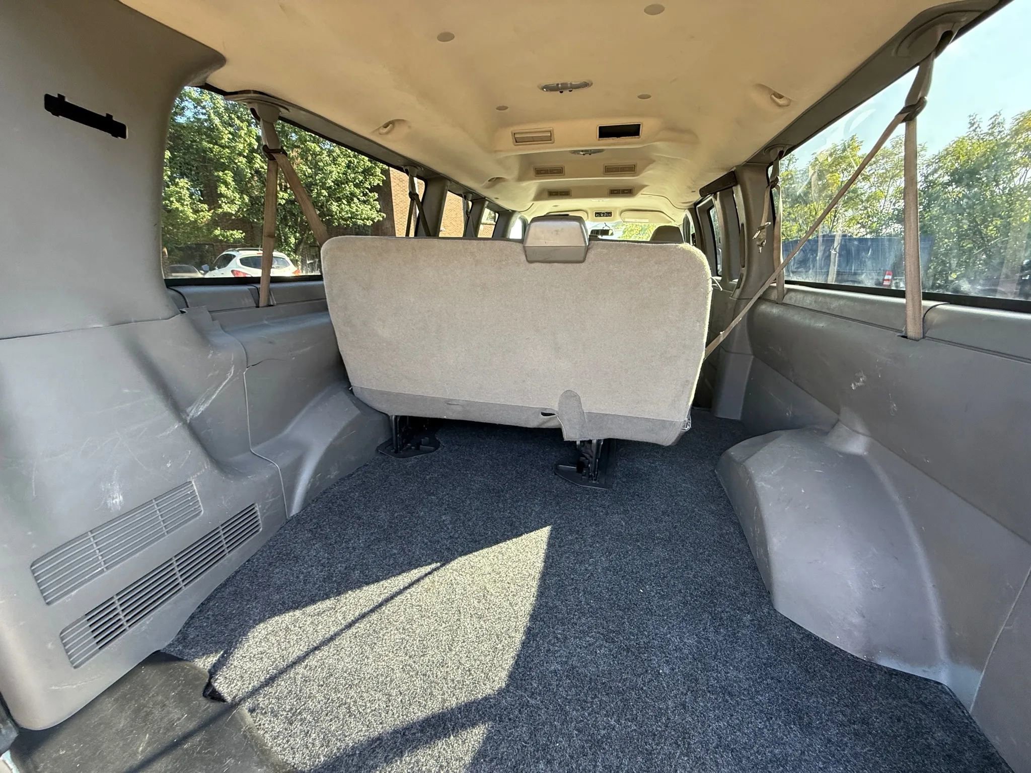 Used 2015 GMC Savana 3500 LT w/ LT Preferred Equipment Group image 17