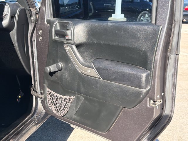 Used 2018 Jeep Wrangler Unlimited Sport w/ Connectivity Group AWD/4WD image 22