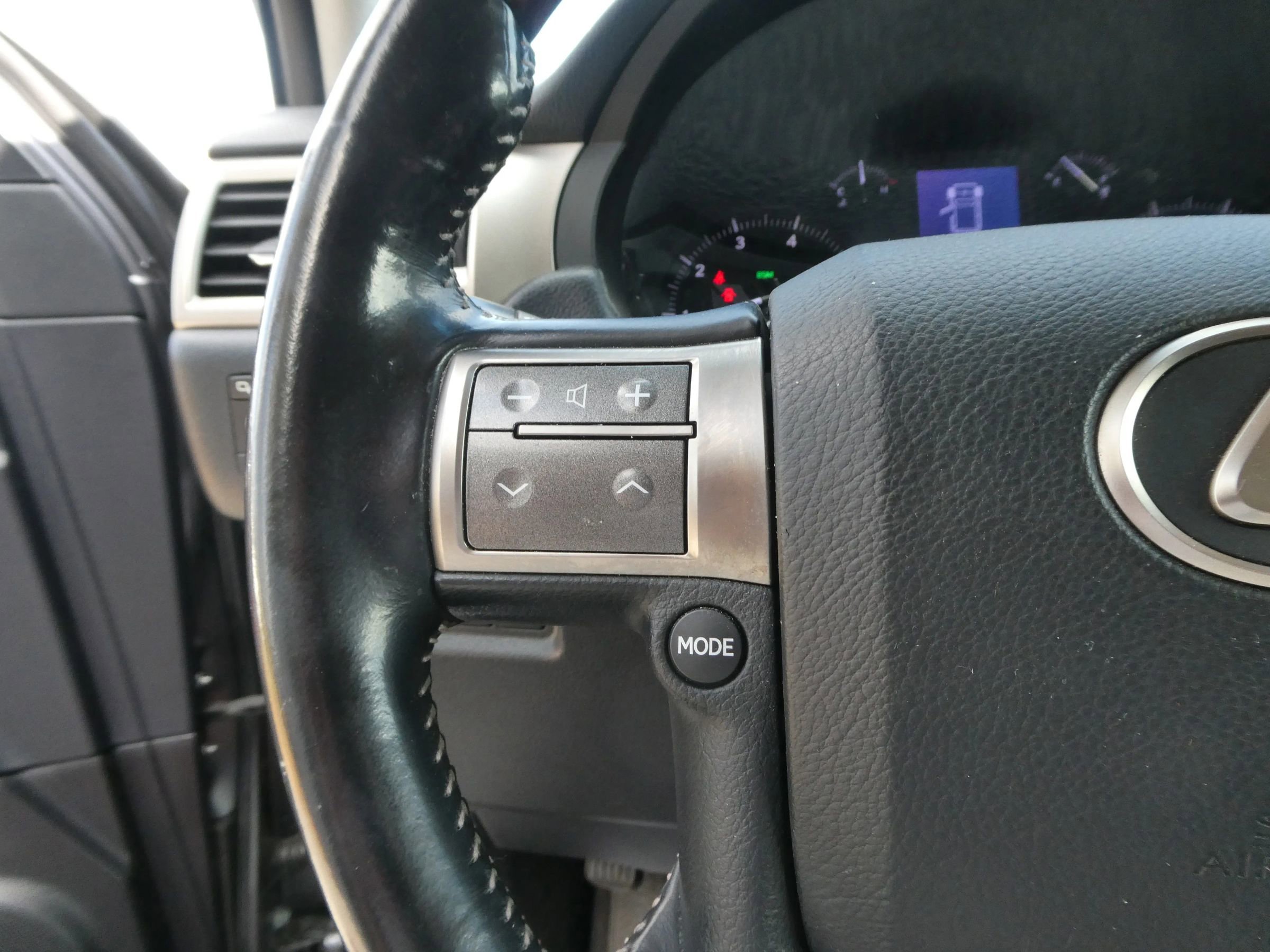 Used 2016 Lexus GX 460 w/ Premium Package image 19