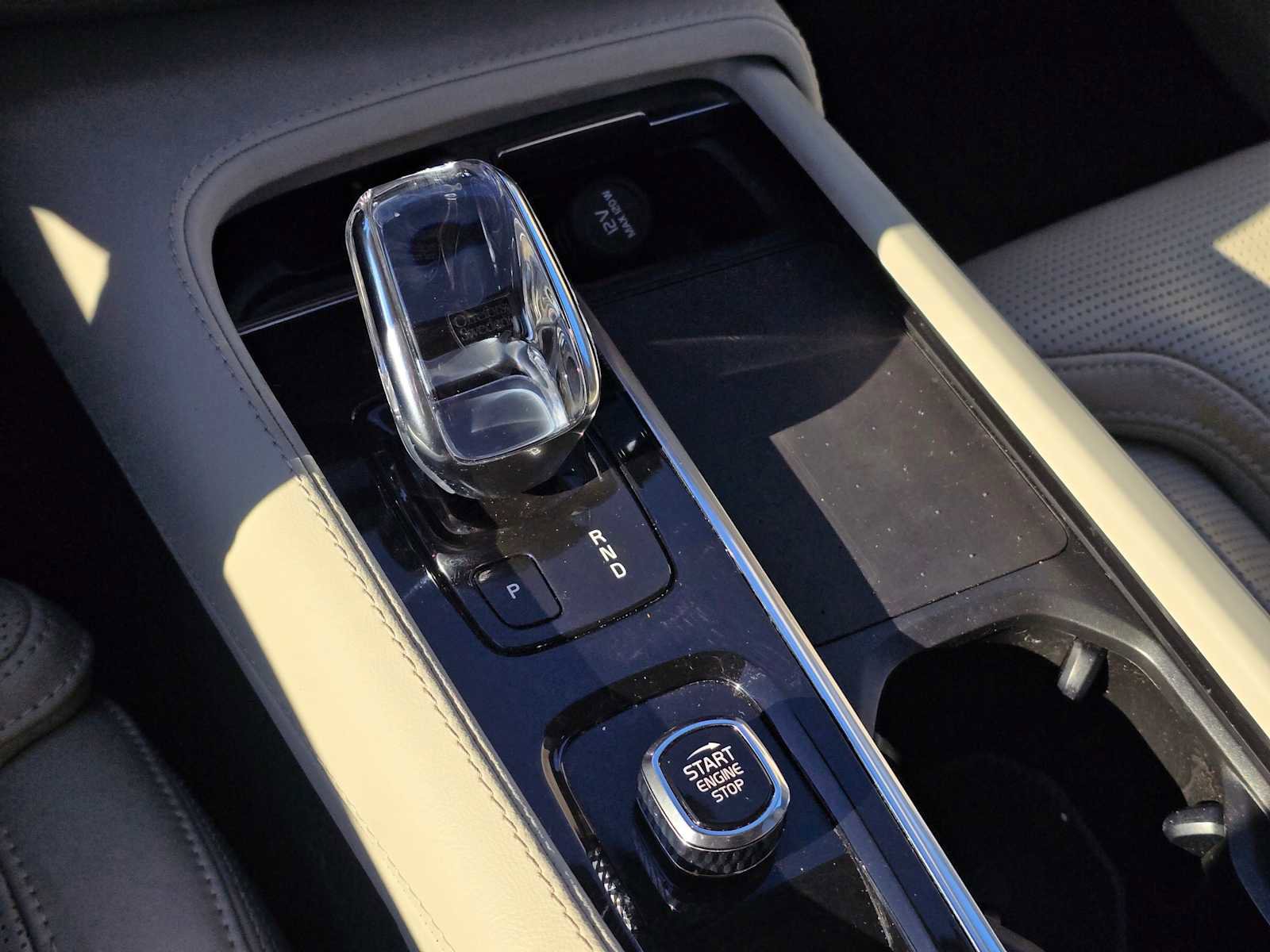 Used 2022 Volvo XC90 T8 Inscription w/ Advanced Package image 22