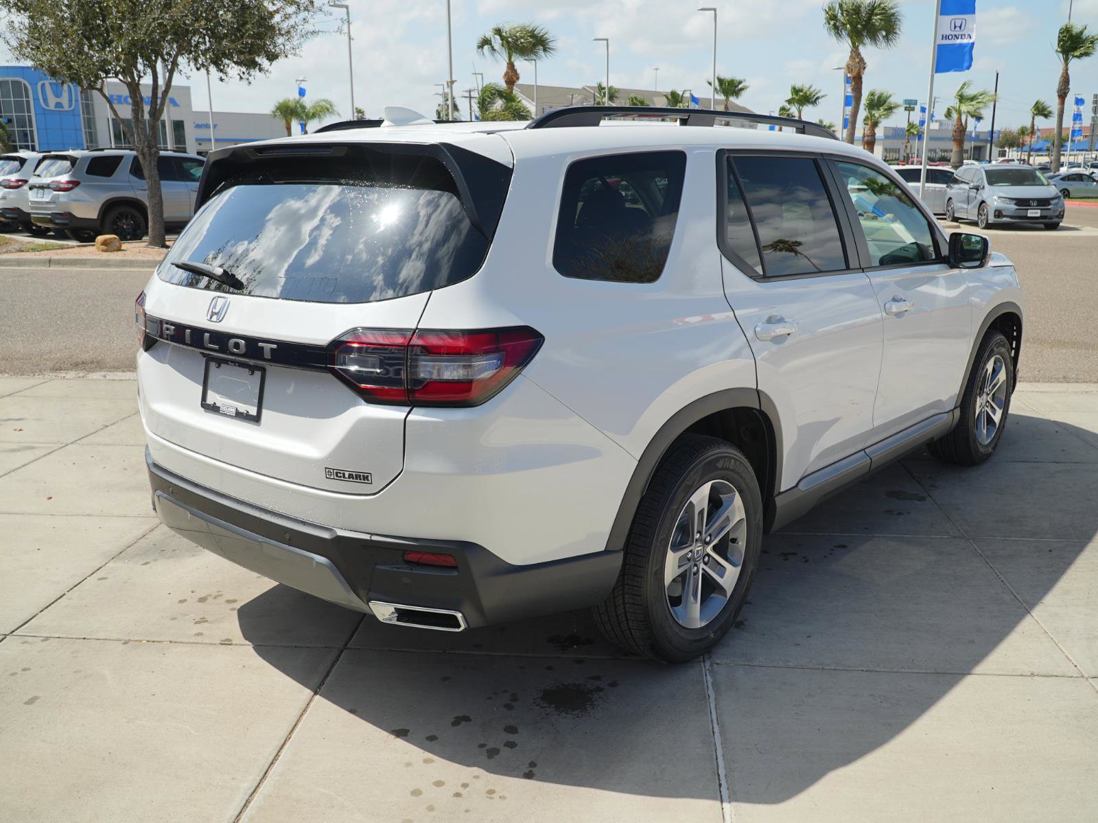 New 2026 Honda Pilot EX-L image 5