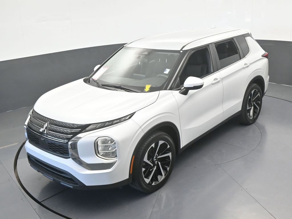 Used 2022 Mitsubishi Outlander ES image 46