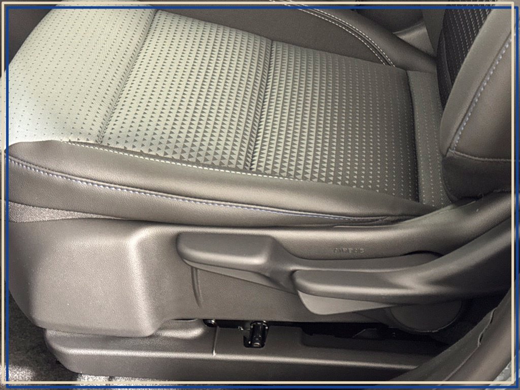 New 2026 Chevrolet Trax LT w/ LT Convenience Package FWD image 24